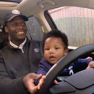 Meet your Posher, Devin